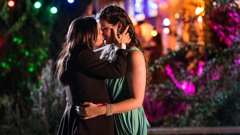 Having a dead aunt return can be a good or a bad thing