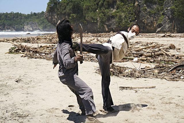 Has all the trappings of an action classic but largely unmemorable! [+54%]