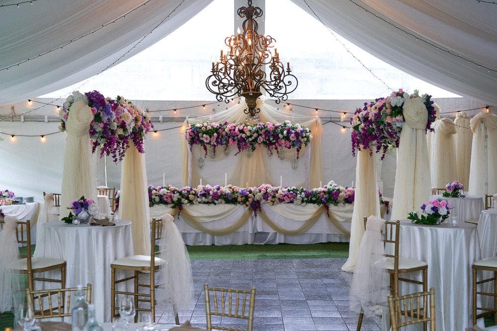 Maggie Marie Bailey (Hunter King)