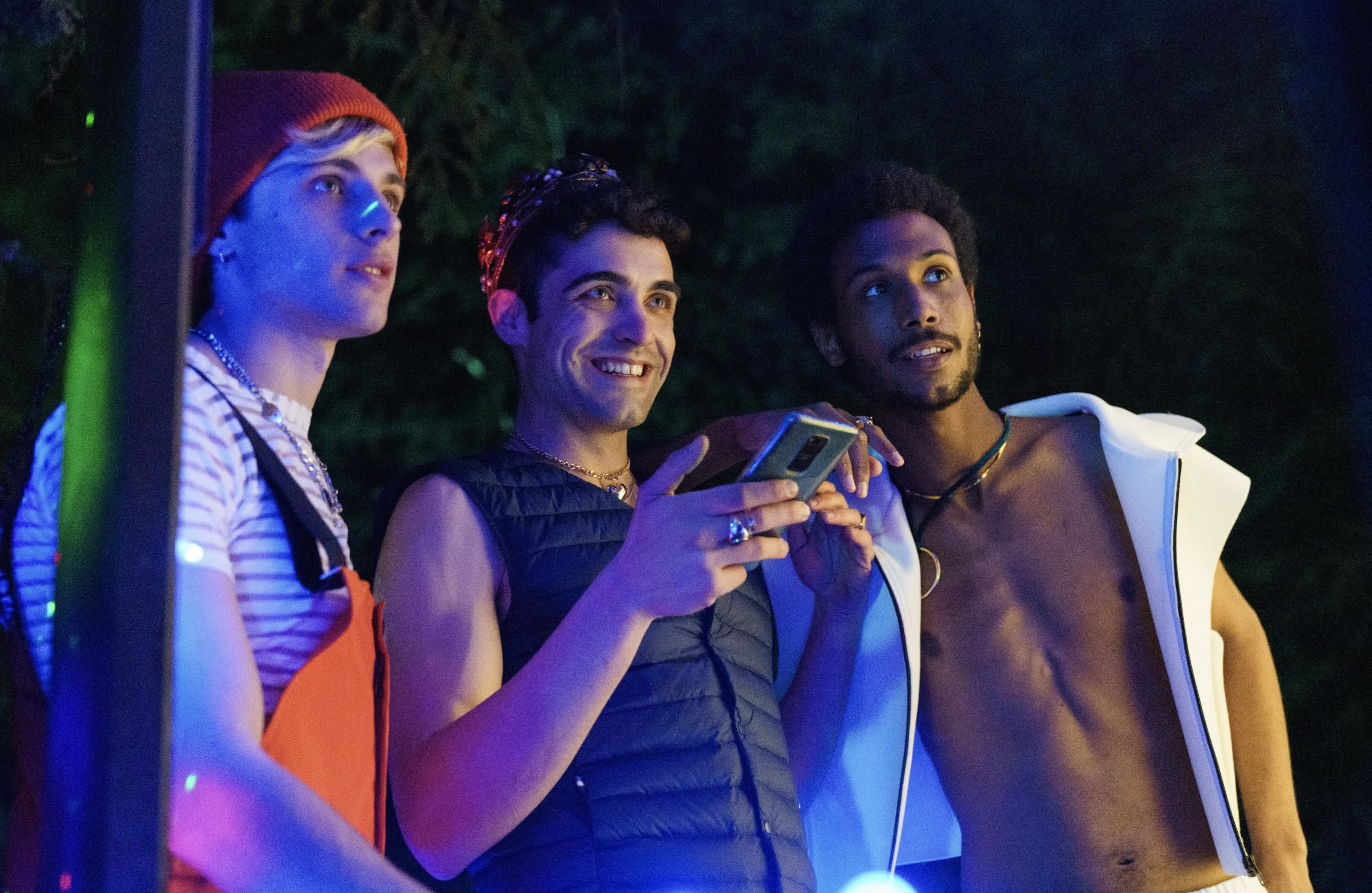 Gays doing drugs...yawn