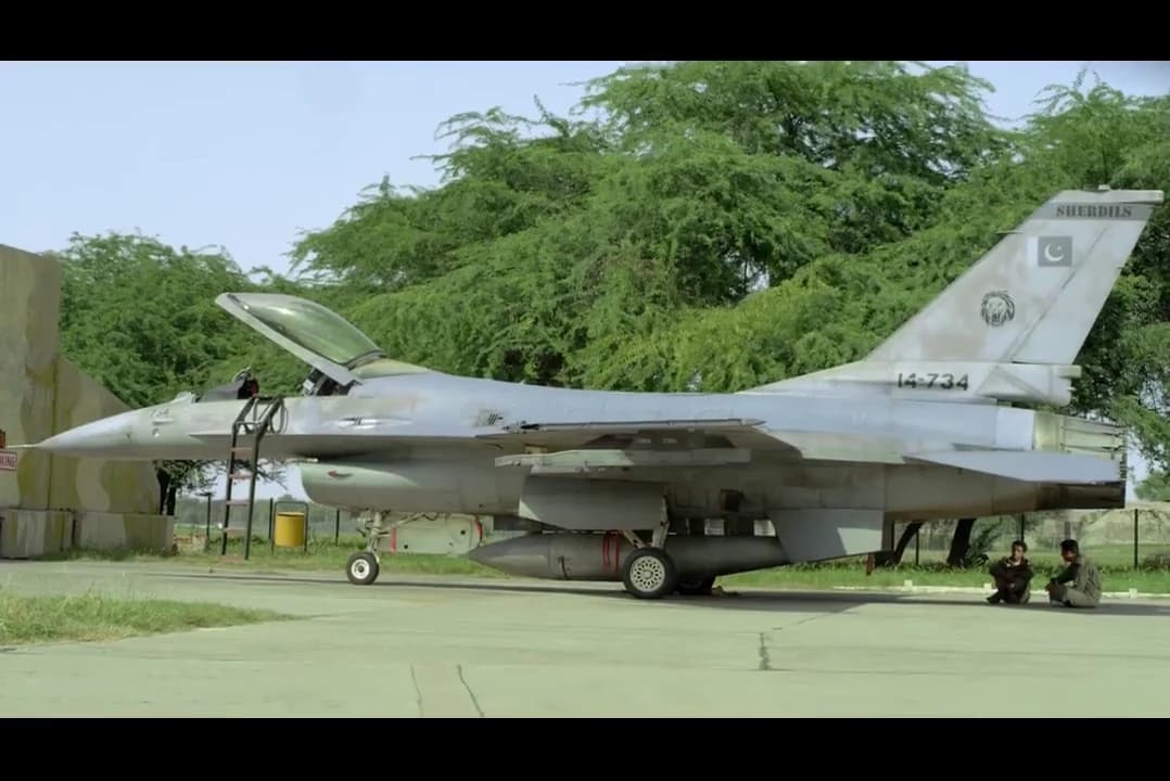 Tum Hi Se Aye Mujahido (A Medley of PAF Songs) - Junaid Jamshed - Shehzad Roy