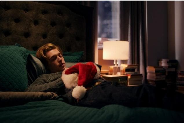 Can bad casting ruin a nice show? Get a 17year old!