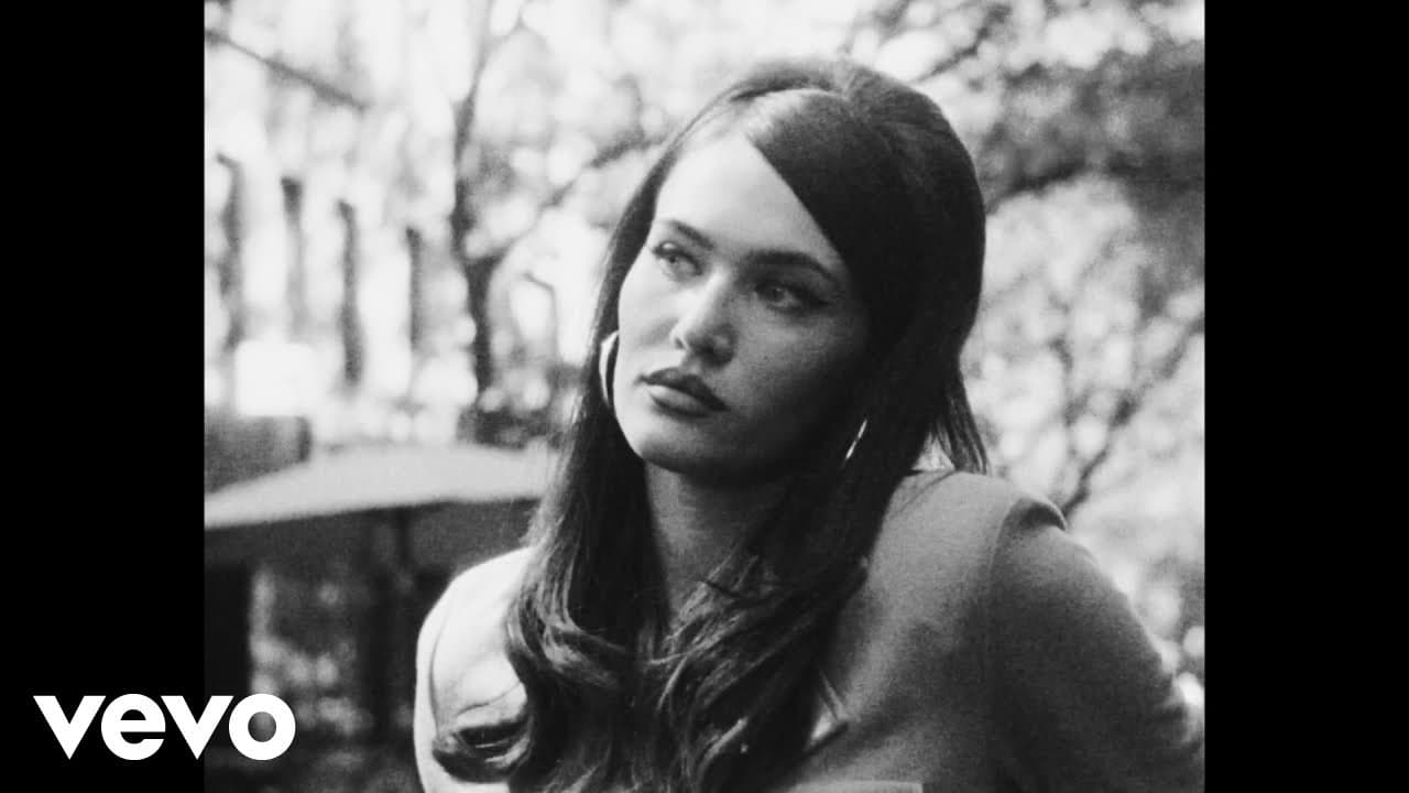 SIENNA SPIRO - Die On This Hill (NYC Visualizer)