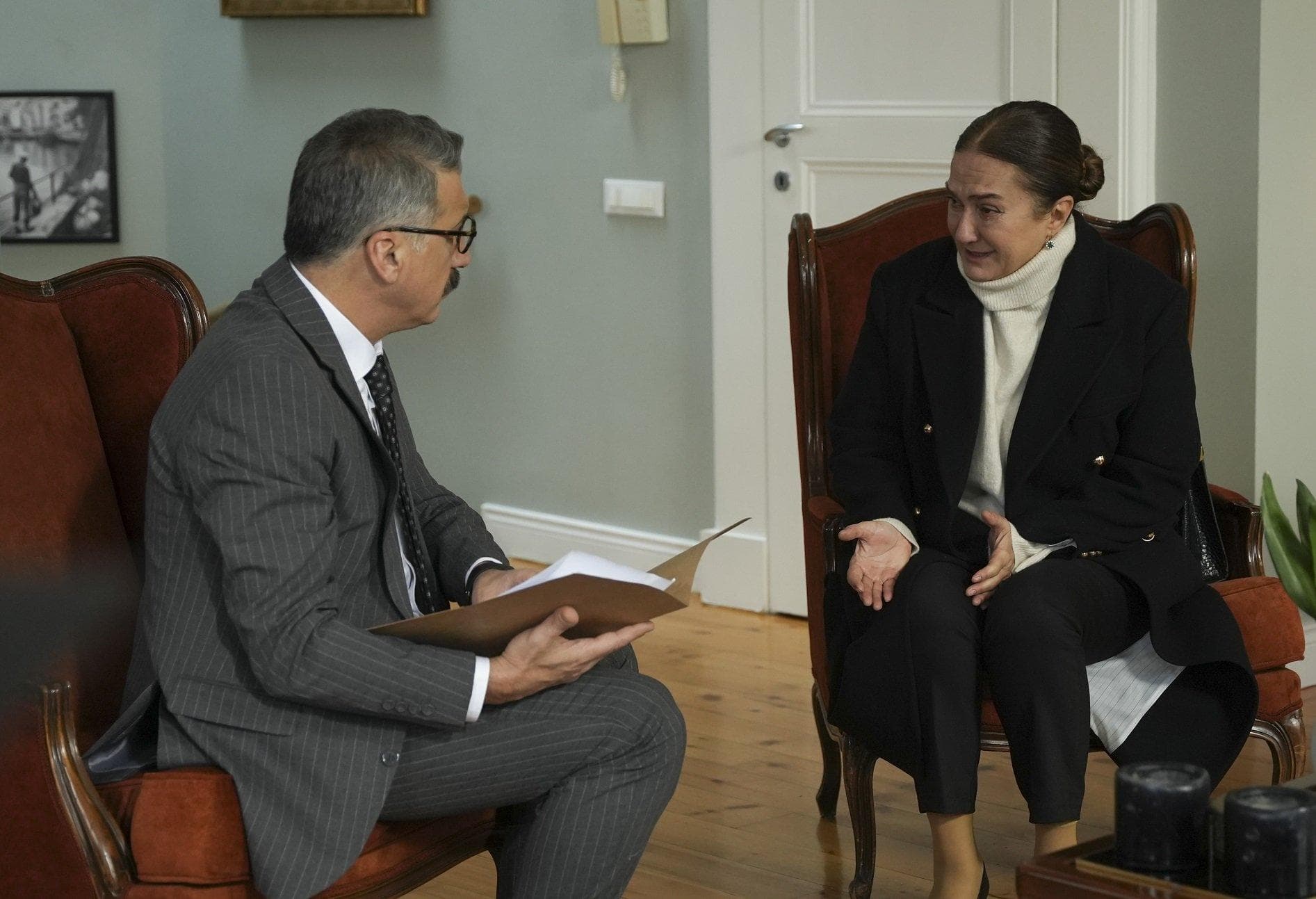 Weak Scenario with No Suspense