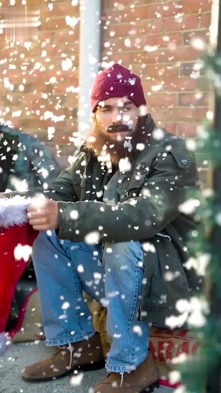 Found A Homeless Billionaire Husband for Christmas